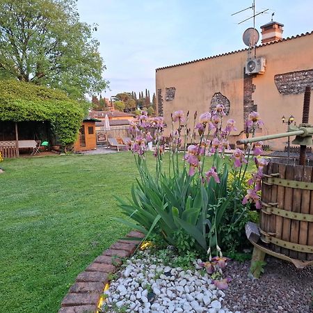 B&B Corte Colli Antichi Sona Bagian luar foto