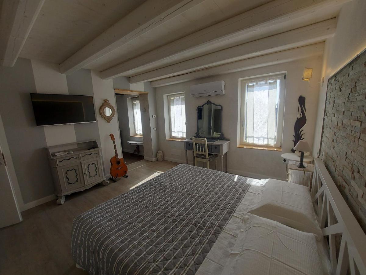 B&B Corte Colli Antichi Sona Bagian luar foto