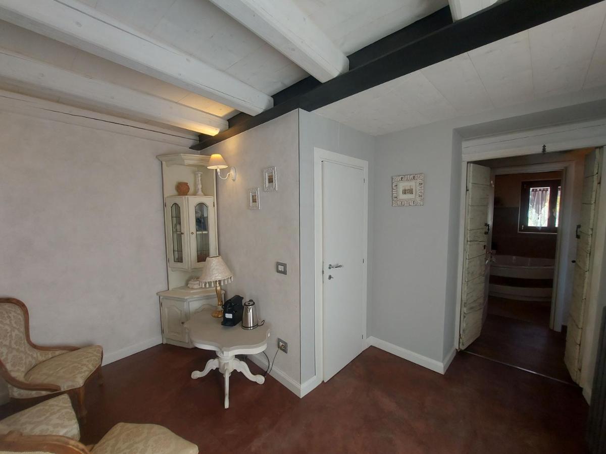 B&B Corte Colli Antichi Sona Bagian luar foto
