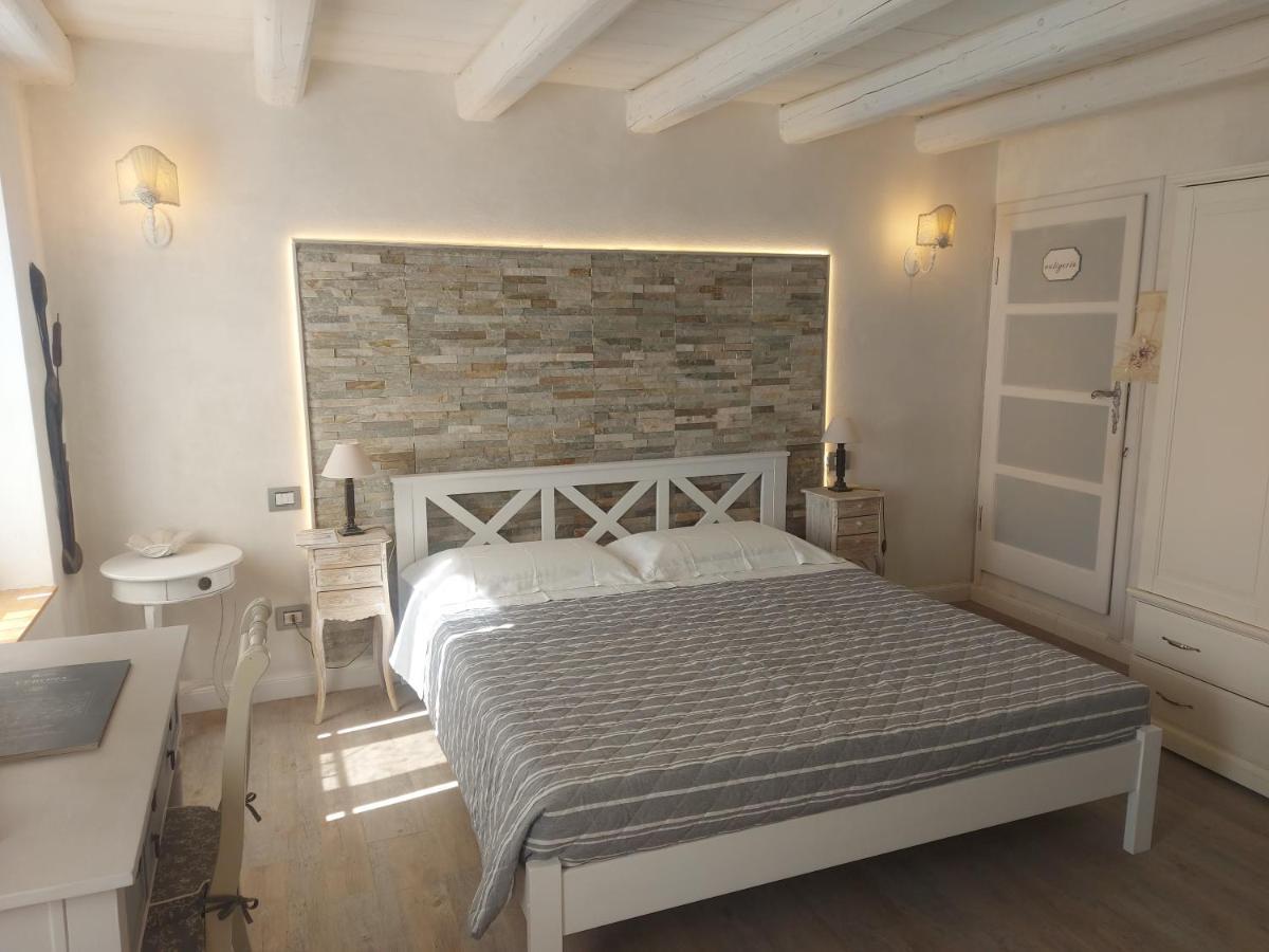 B&B Corte Colli Antichi Sona Bagian luar foto