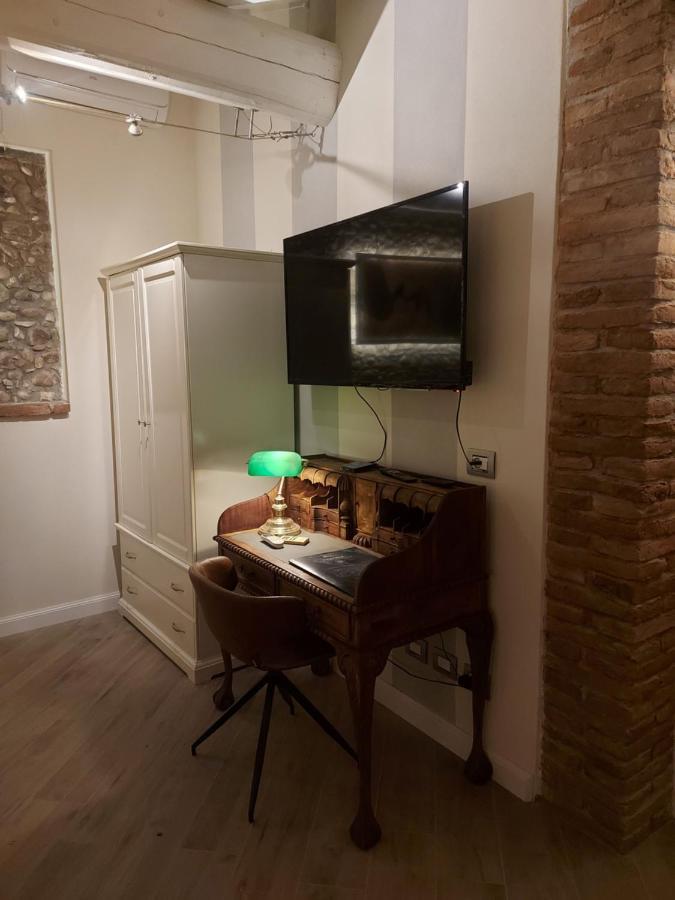 B&B Corte Colli Antichi Sona Bagian luar foto