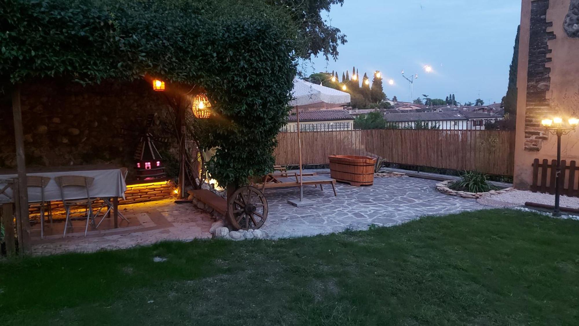 B&B Corte Colli Antichi Sona Bagian luar foto